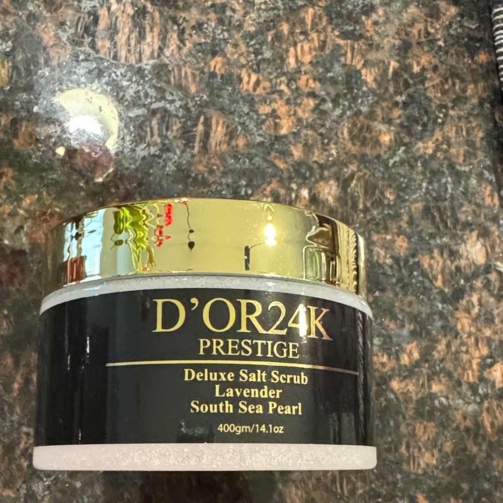 D24K EXFOLIATING LAVENDER SALT SCRUB